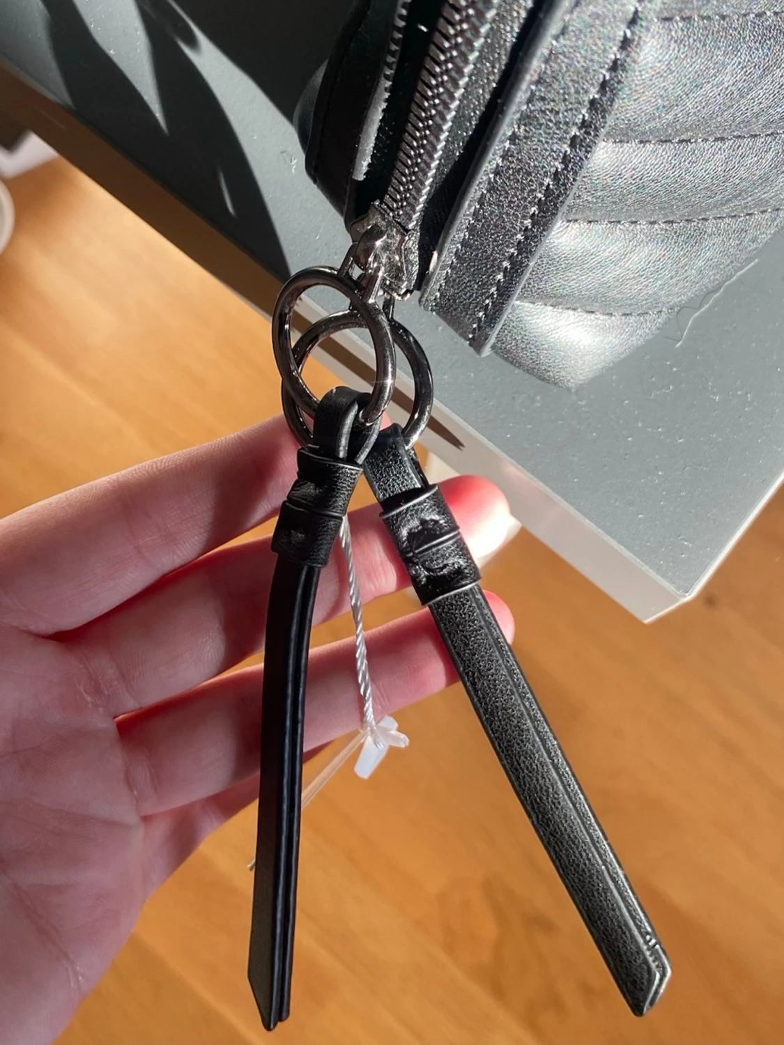 Svart kuvertväska i skinn - 3