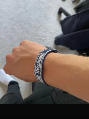 Tyg armband - Tyg armband, oanvänt.