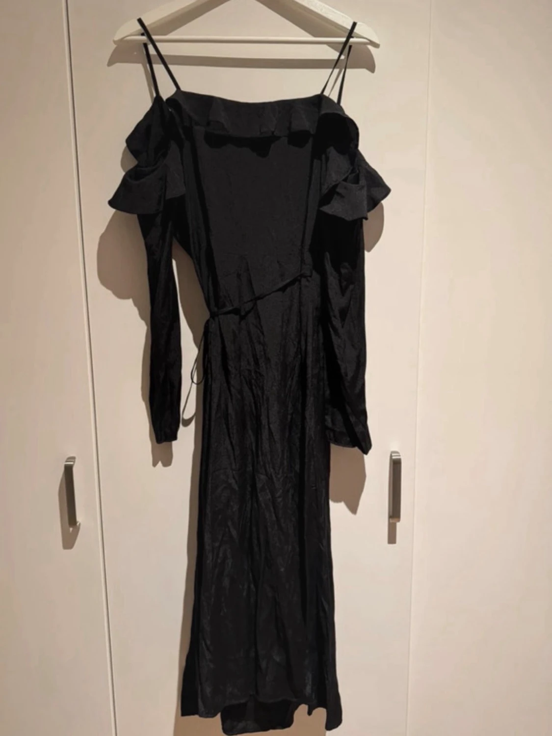 Svart midiklänning - 1