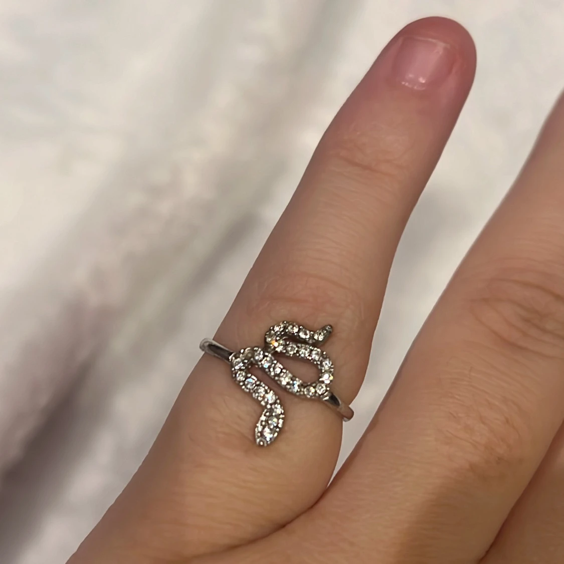 Orm ring från guldfynd