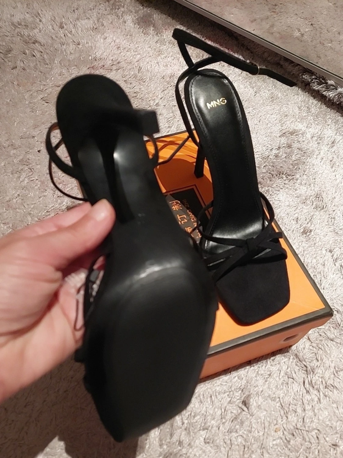 Svarta sandaler med klack från MNG - 1