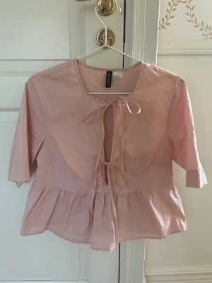 Blus - Söt rosa blus i fint skick💕
