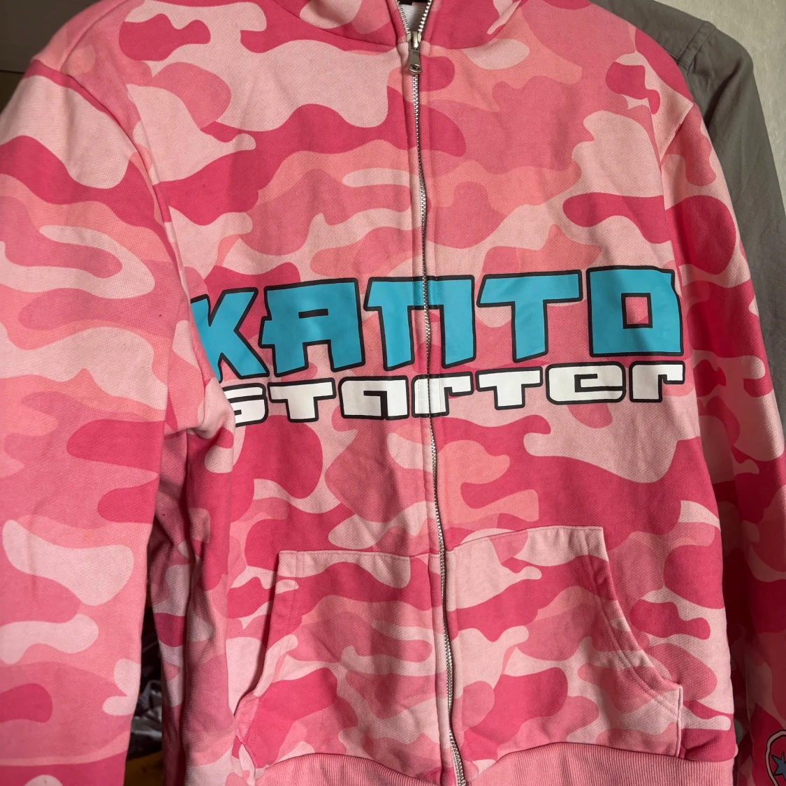 Kanto Starter rosa camo hoodie M