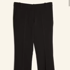 Kostymbyxor - Säljer mina kostym byxor ”VERA” från bikbok då de tyvärr inte kommer till användning. Skriv till mig om ni vill ha bild med dem på!💞