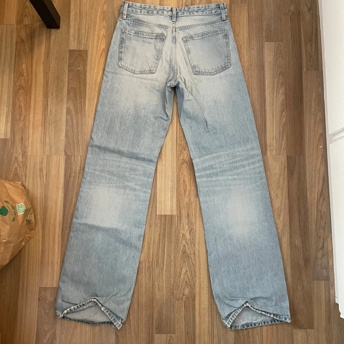 Ljusblå mid waist raka jeans från Zara - 1