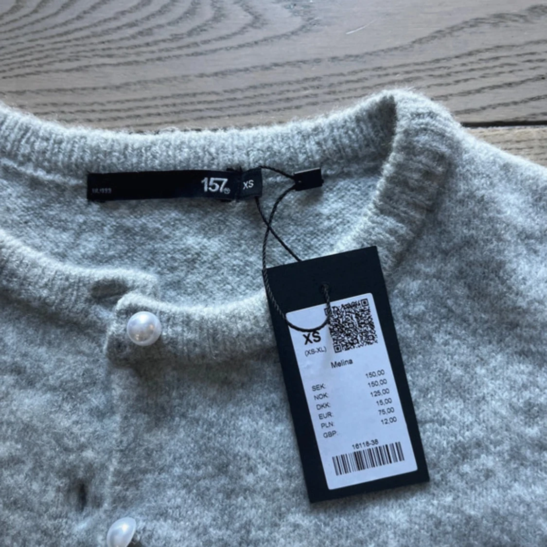 Kortärmad stickad topp  - 1