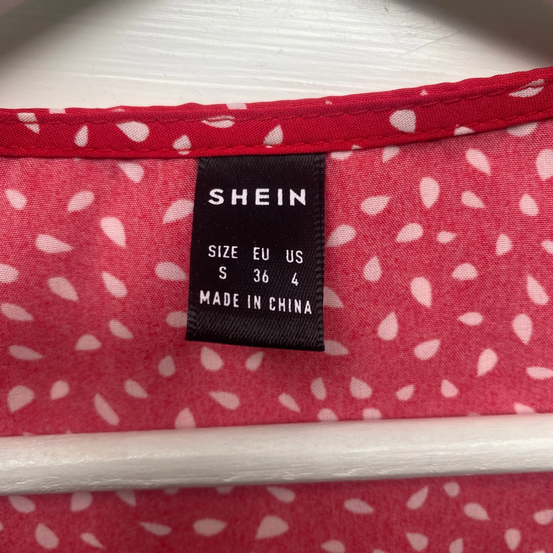 Röd omlottklänning från SHEIN S - 2