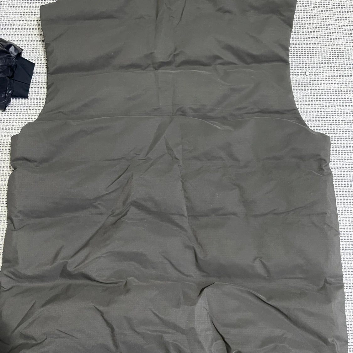 Mörkgrön dunväst från H&M - 2