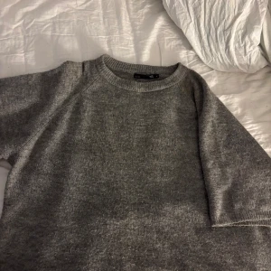 Stickad tröja  - Stickad från lager 157storlek M