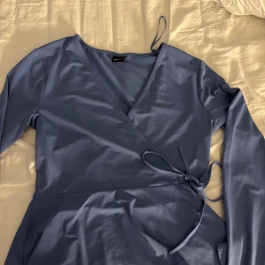 Långärmad topp  - Tröja från Gina trico storlek S blå