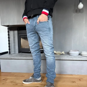 Replay Anbass - Riktigt snygga Replay Anbass jeans! Skick: 10/10  Storlek: W28 L32.   Skriv vid minsta lilla fundering🙌