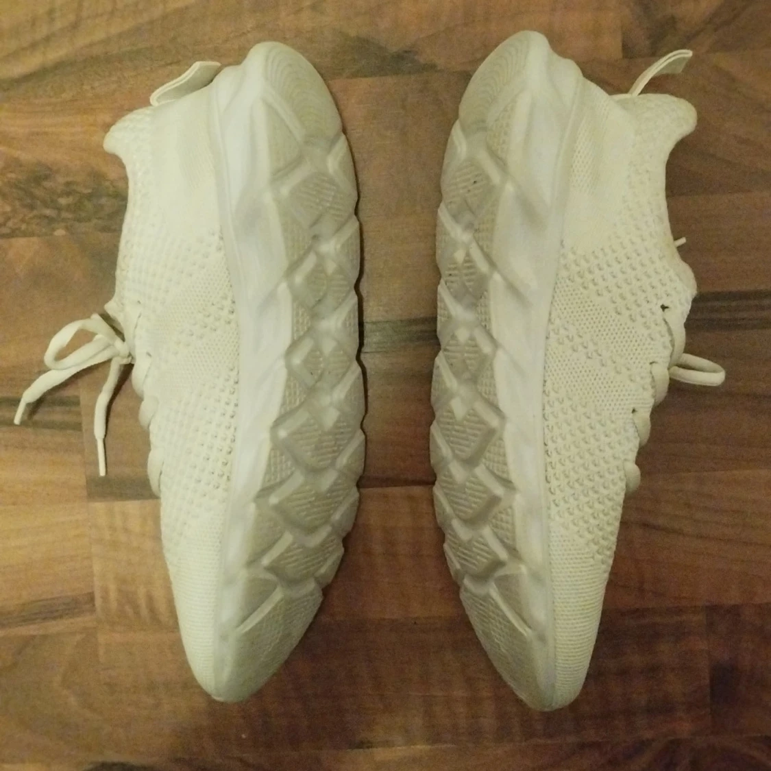 Vita sneakers med stickad ovandel - 1