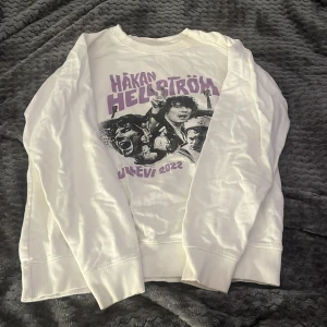 Håkan hellström merch - Säljer min tröja då jag inte använder den, köpte den på konserten på ullevi 2022