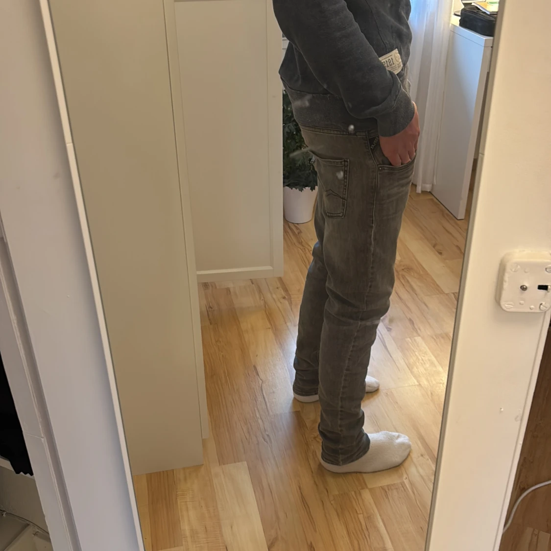 Gråa replay jeans - 1