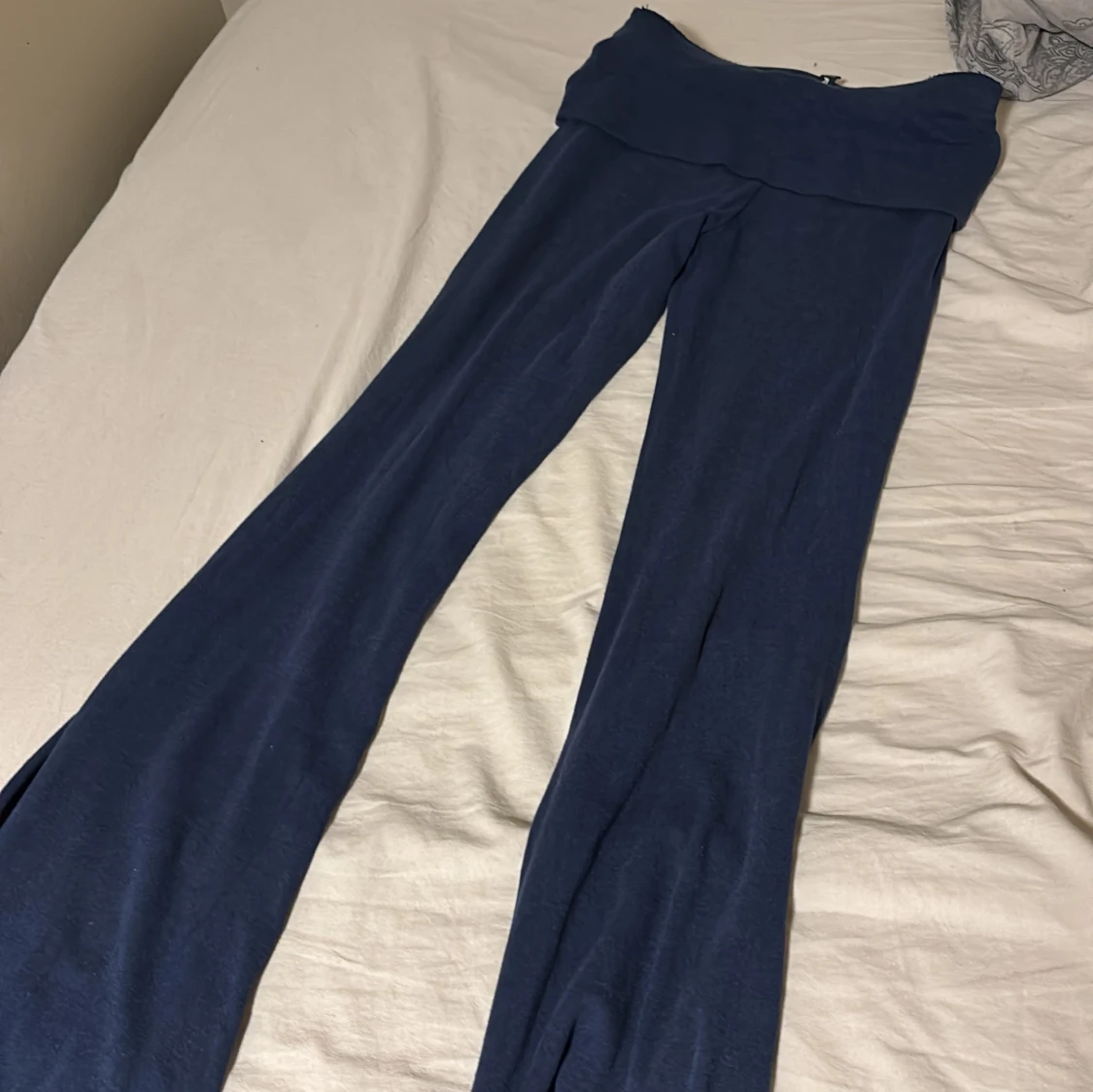 Mörkblå bootcut byxor FB Sister XS - 1