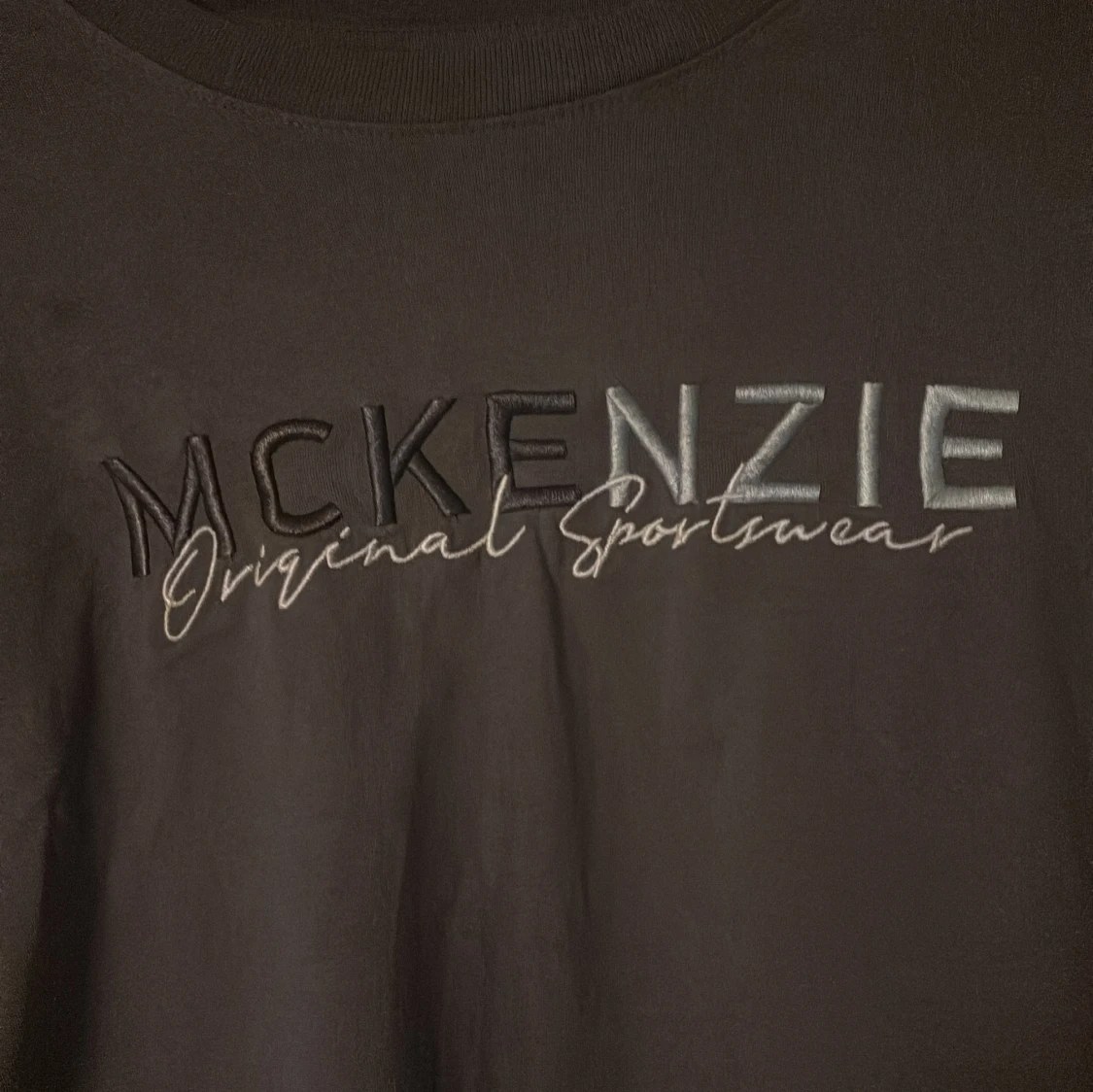 Grå McKenzie t-shirt med broderi - 2
