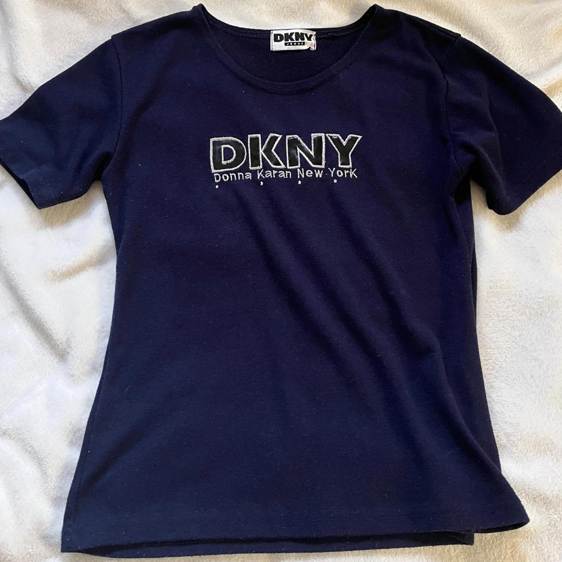  DKNY t-shirt med tryck