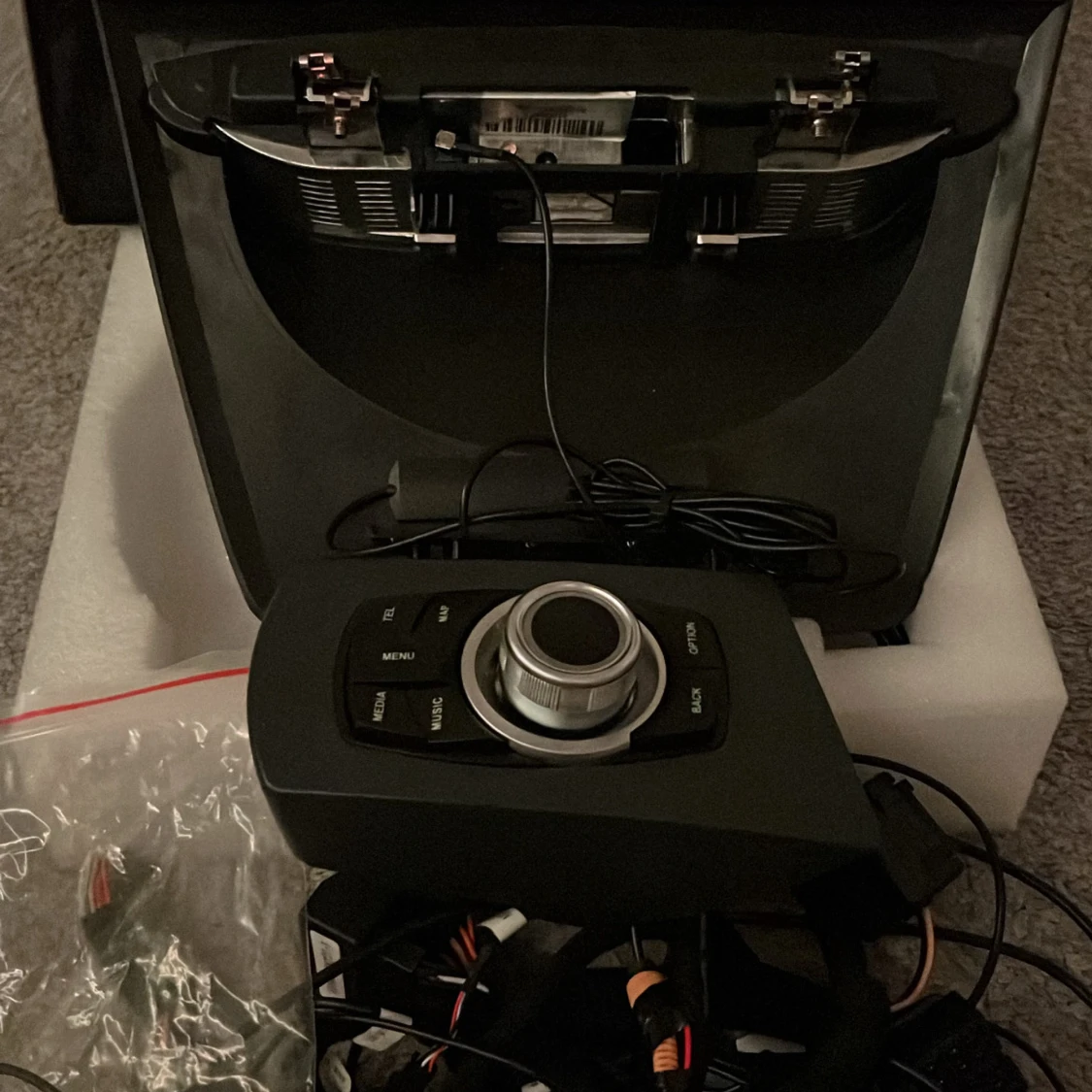 Xtrons BME83-9863B Car Multimedia System - 1