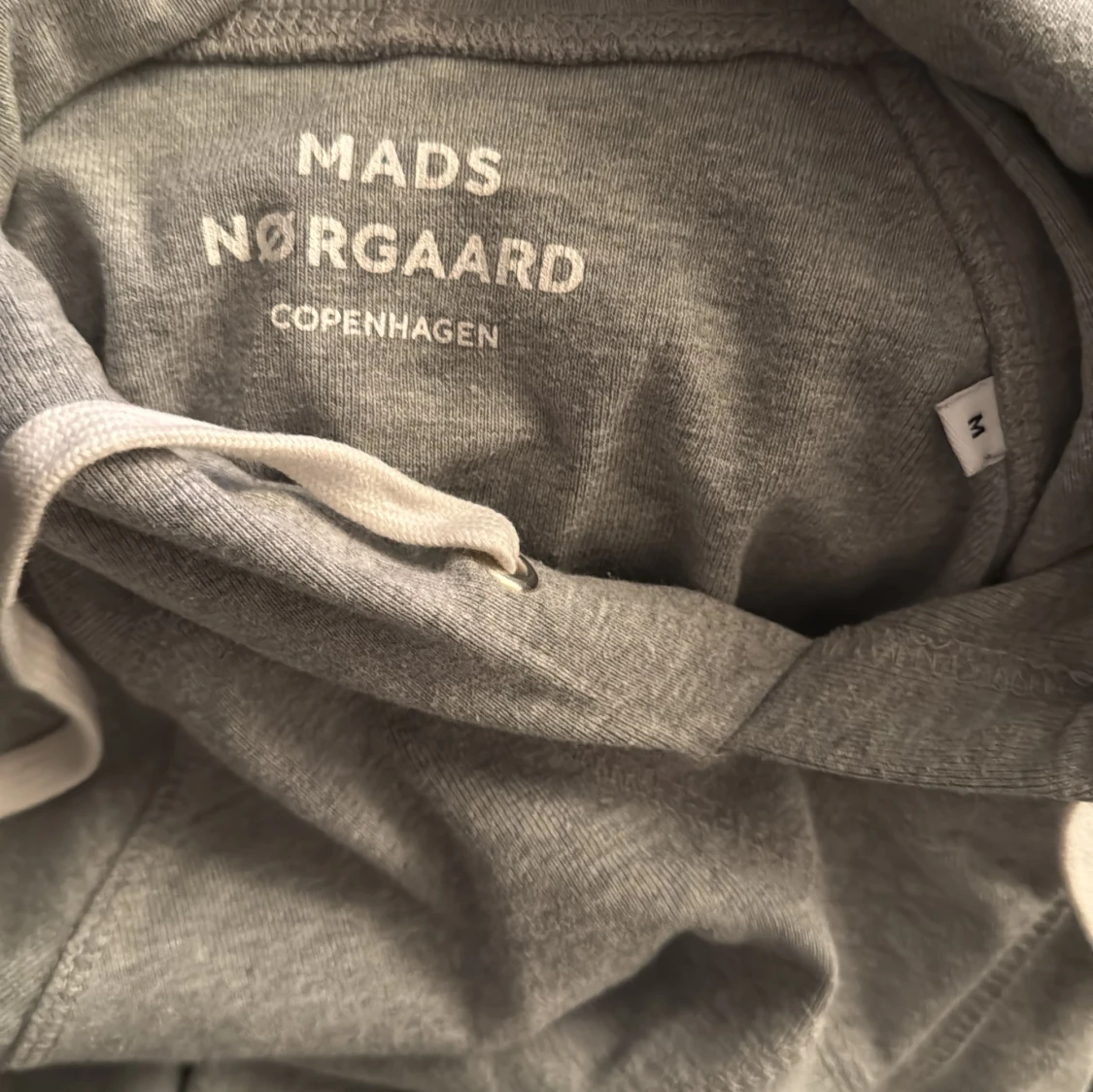 Grå hoodie från Mads Nørgaard - 2