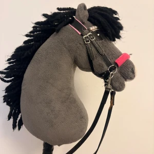 Käpphäst - Köpte den för jättemycket pengar så de är därför den är ganska högt pris