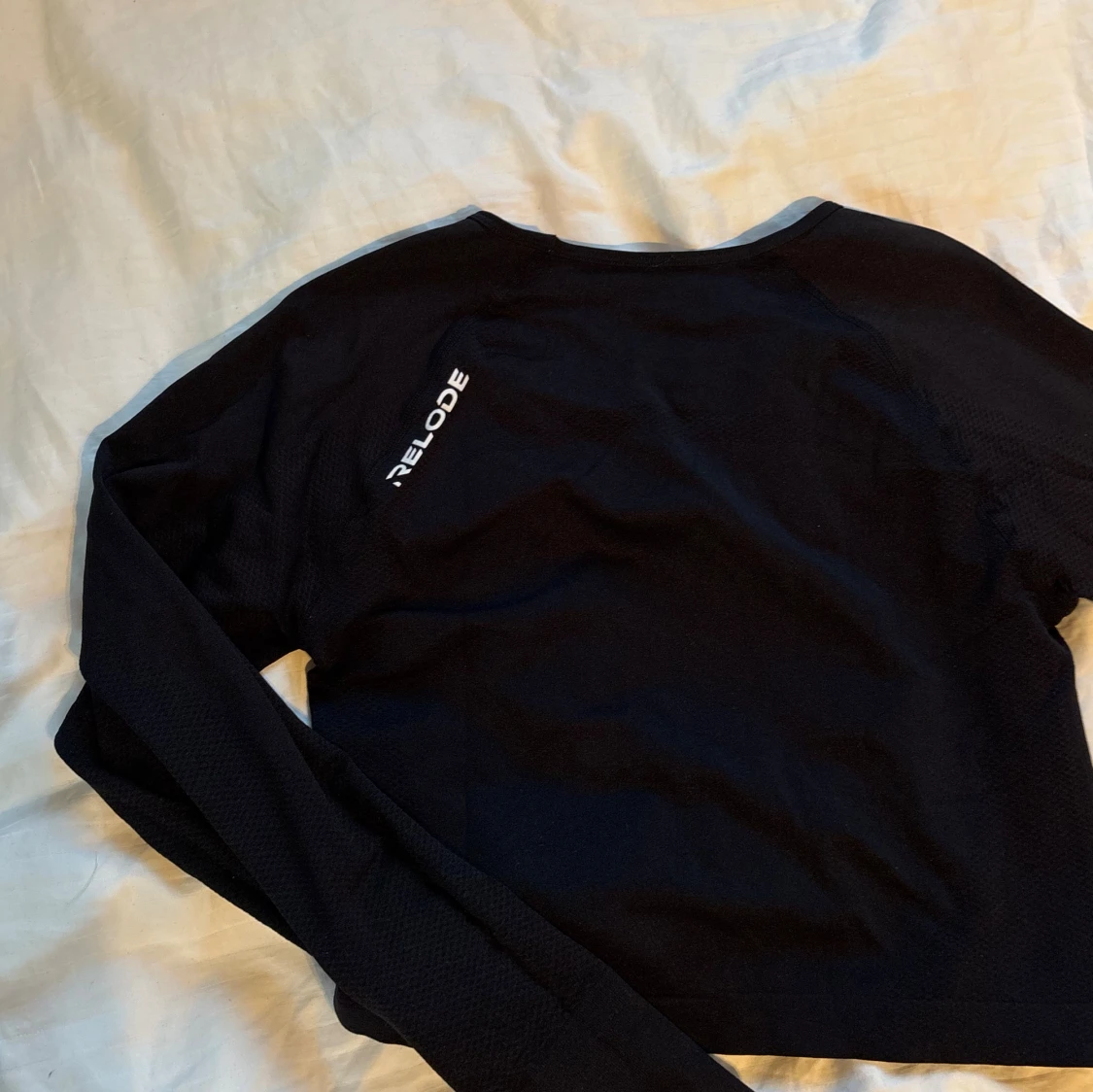 Svart långärmad träningströja från Relode - 2
