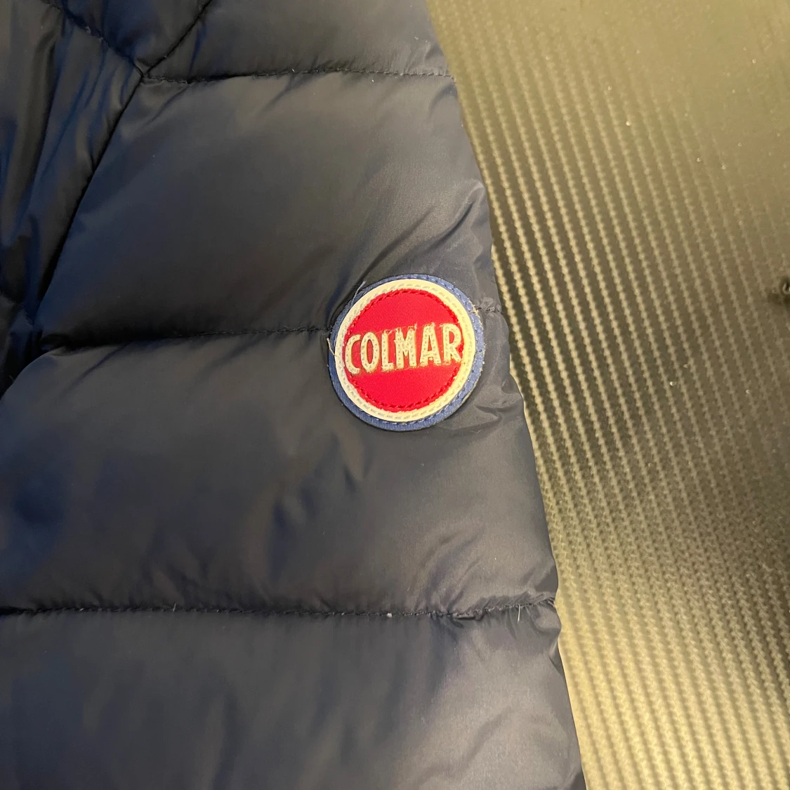 Mörkblå Colmar dunjacka med huva - 2