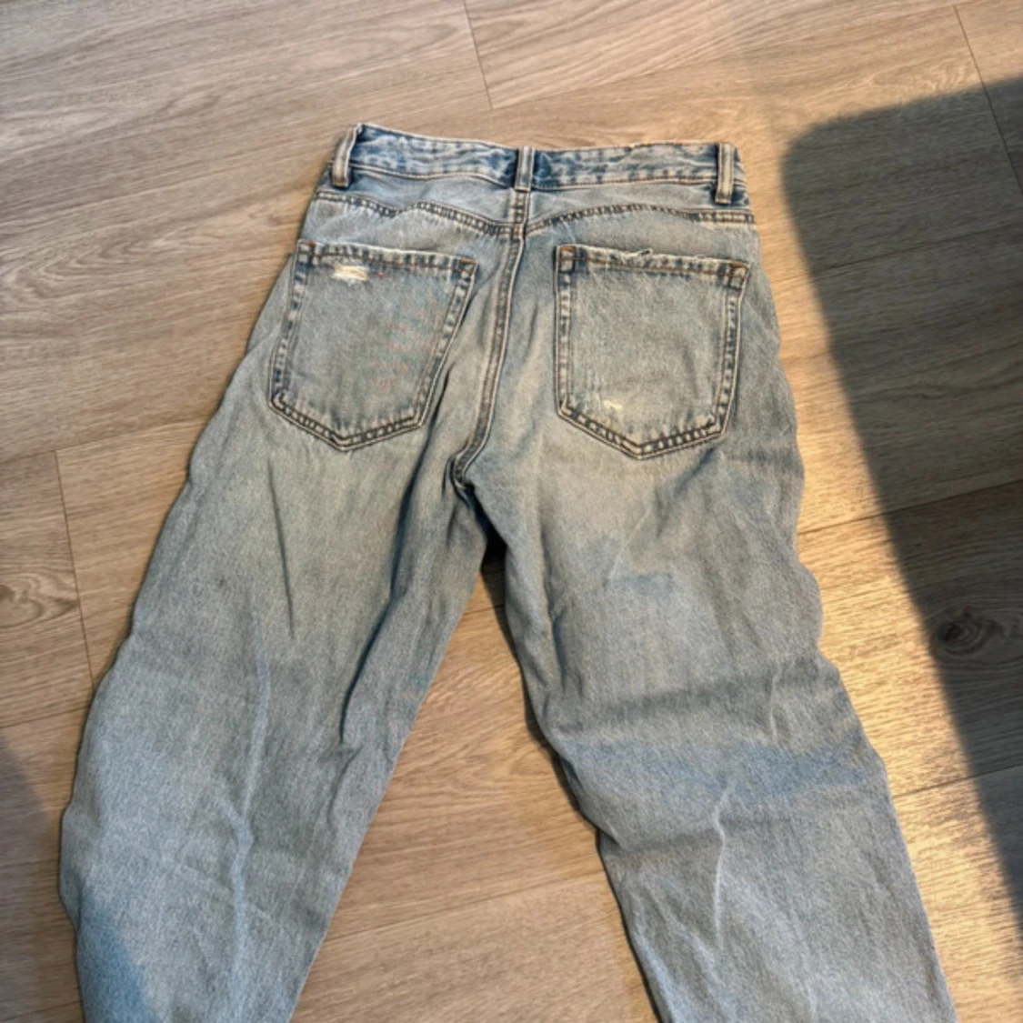 Ljusblåa jeans från Stradivarius  - 3