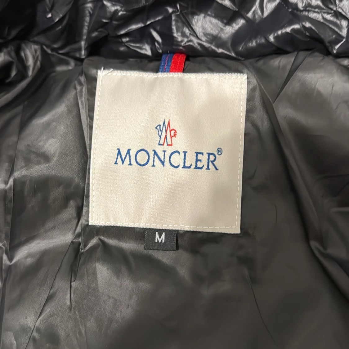 Svart Moncler pufferjacka med huva - 3