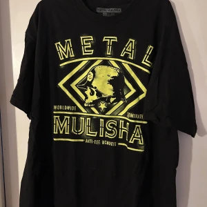 T-shirt Metal Mulisa XXL - Lite använd T-shirt med Metal Mulisa. Storlek XXL.