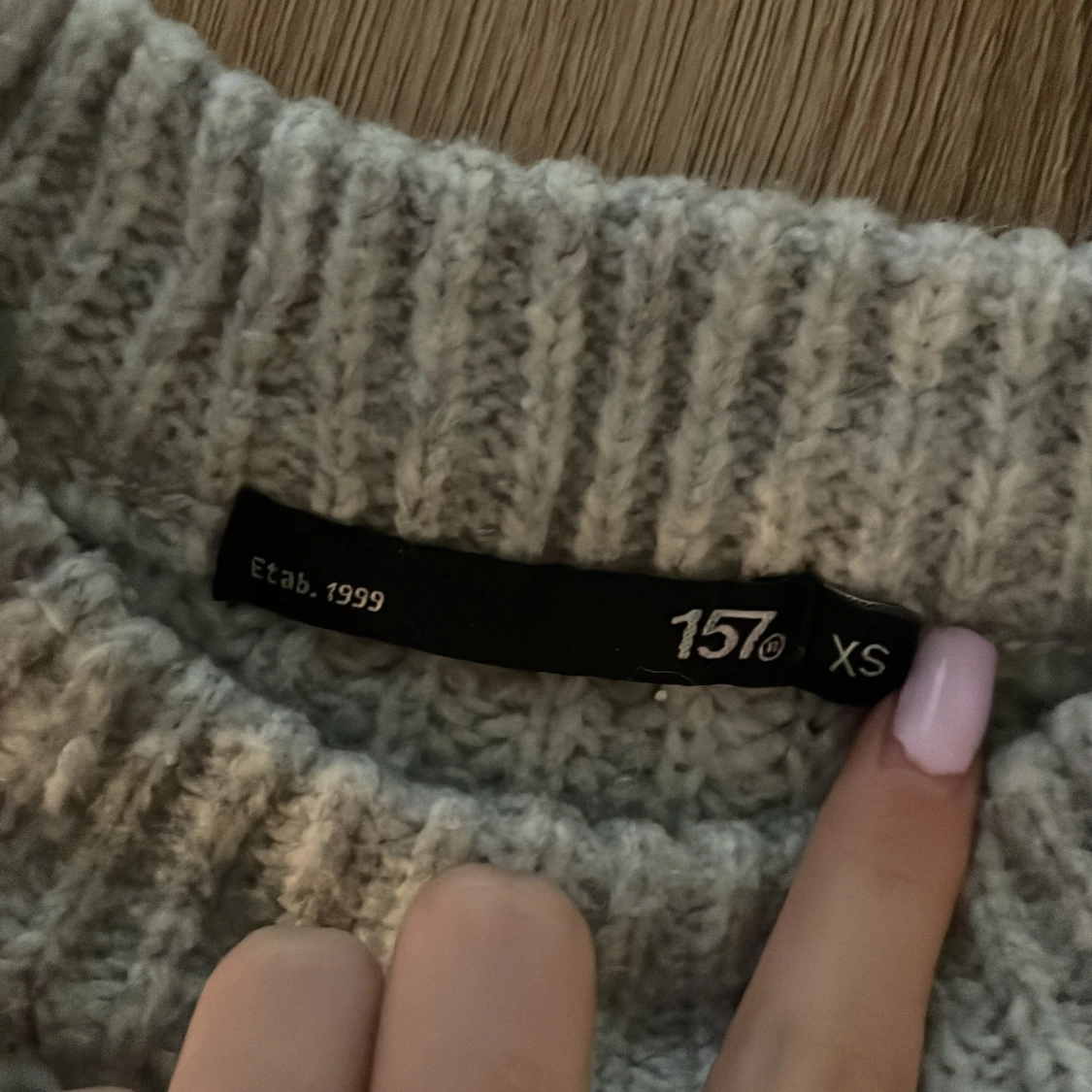 Grå stickad tröja från 157 XS - 1