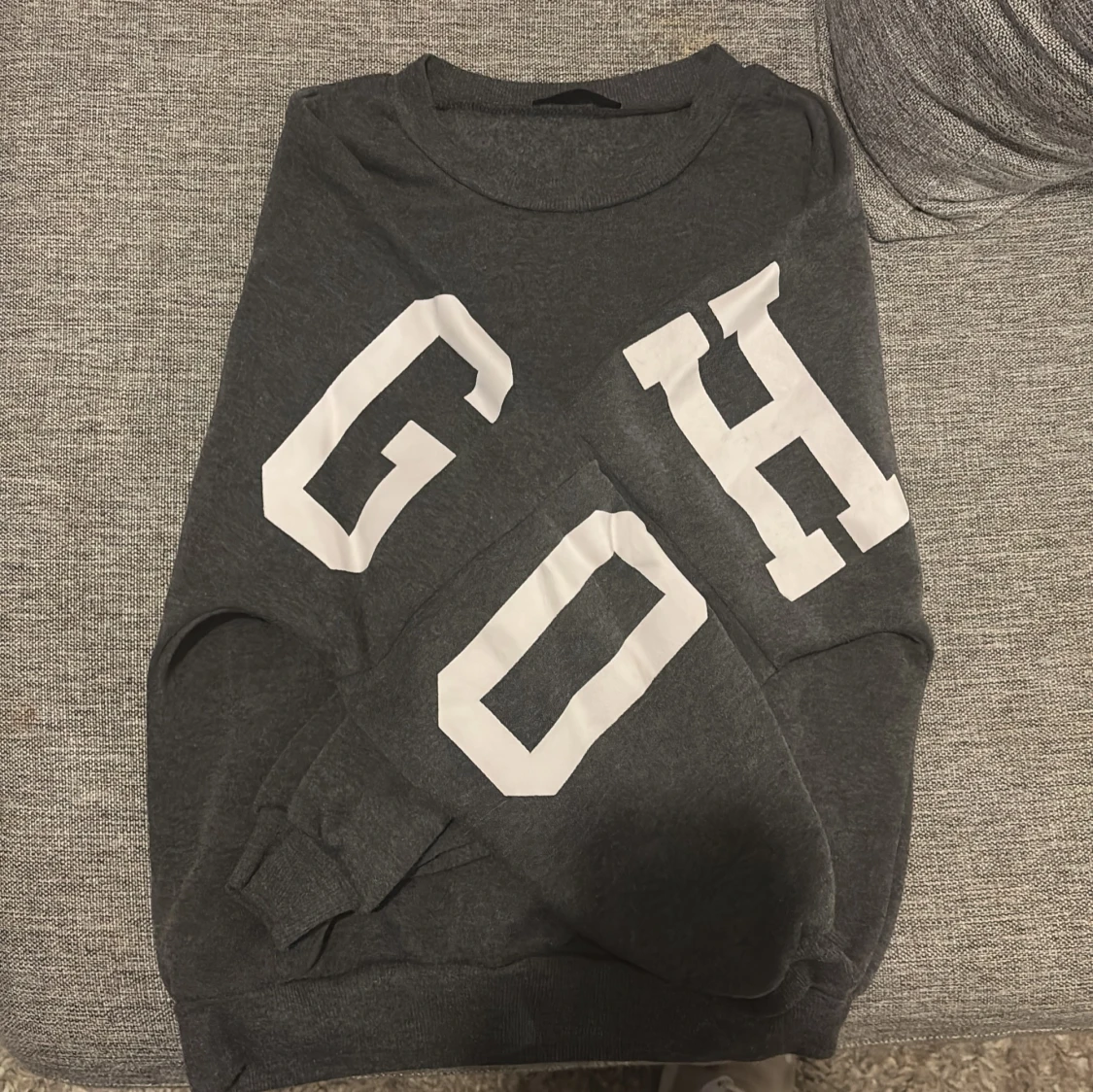 Mörkgrå sweatshirt med tryck CHICAGO - 1