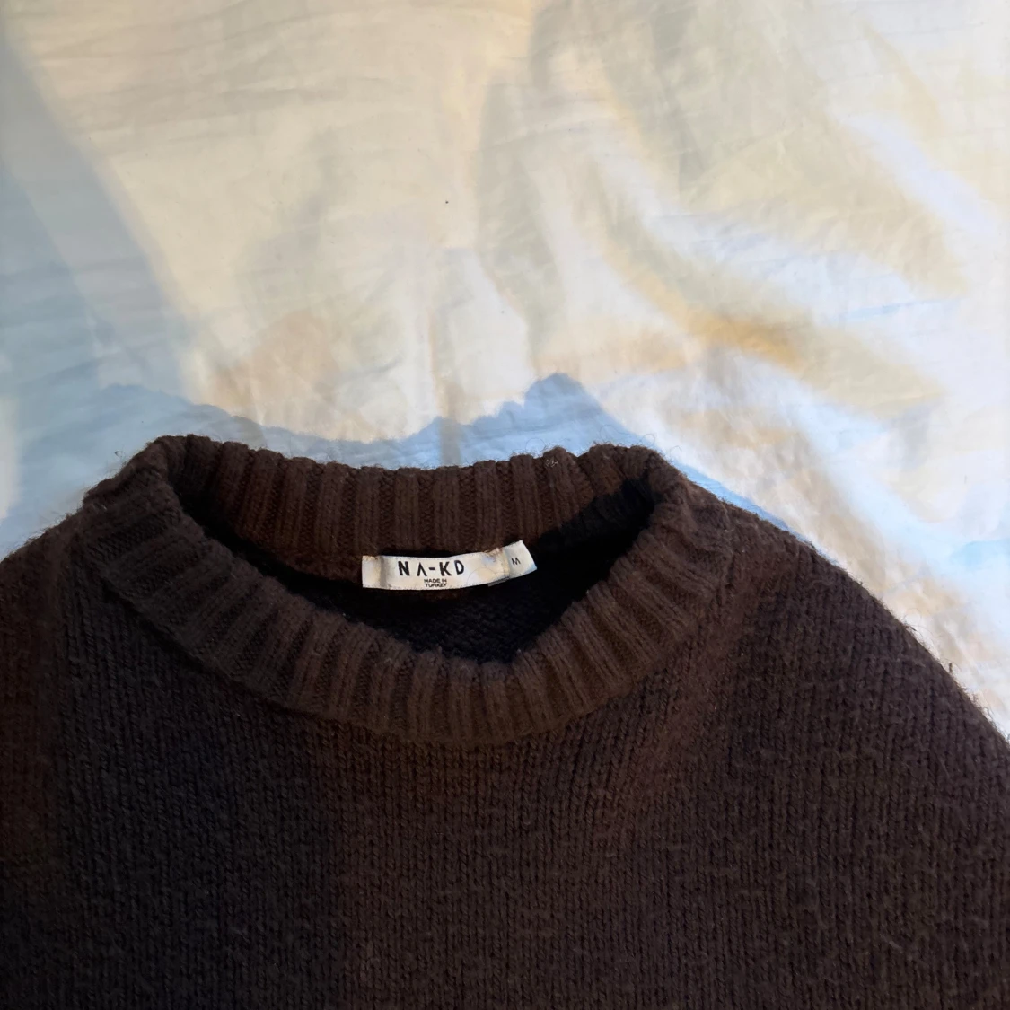 Brun stickad tröja från NA-KD - 1