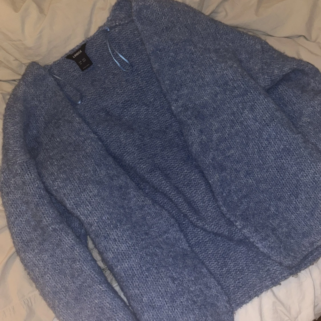 Blå stickad kofta från Lindex - 2