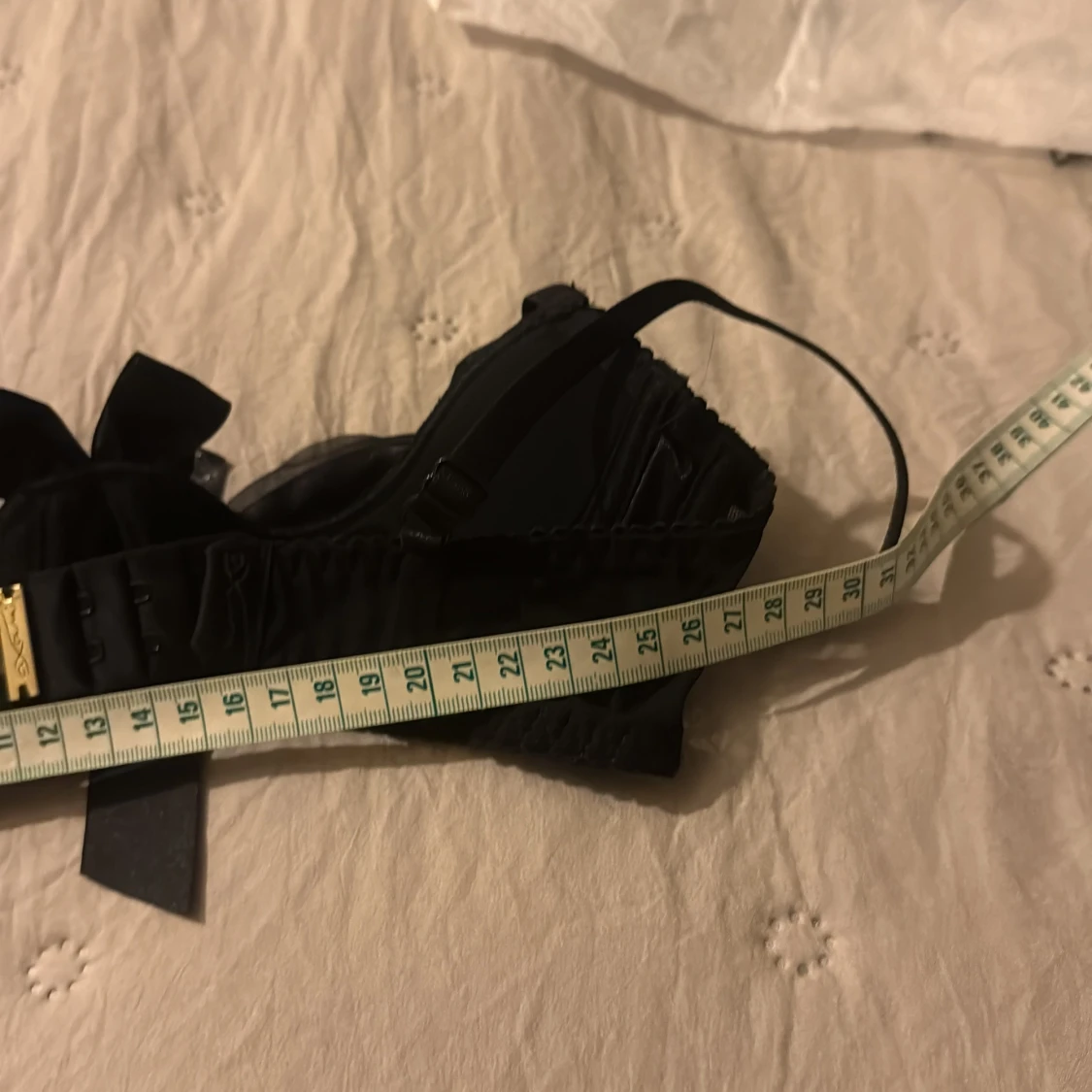 Svart bh med volang från Axami - 3