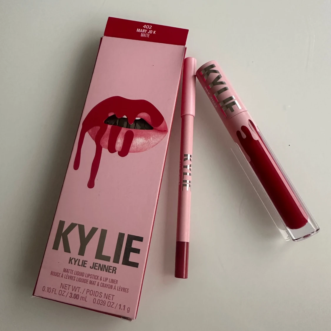 Kylie Cosmetics röd läppenna & läppstift - 4
