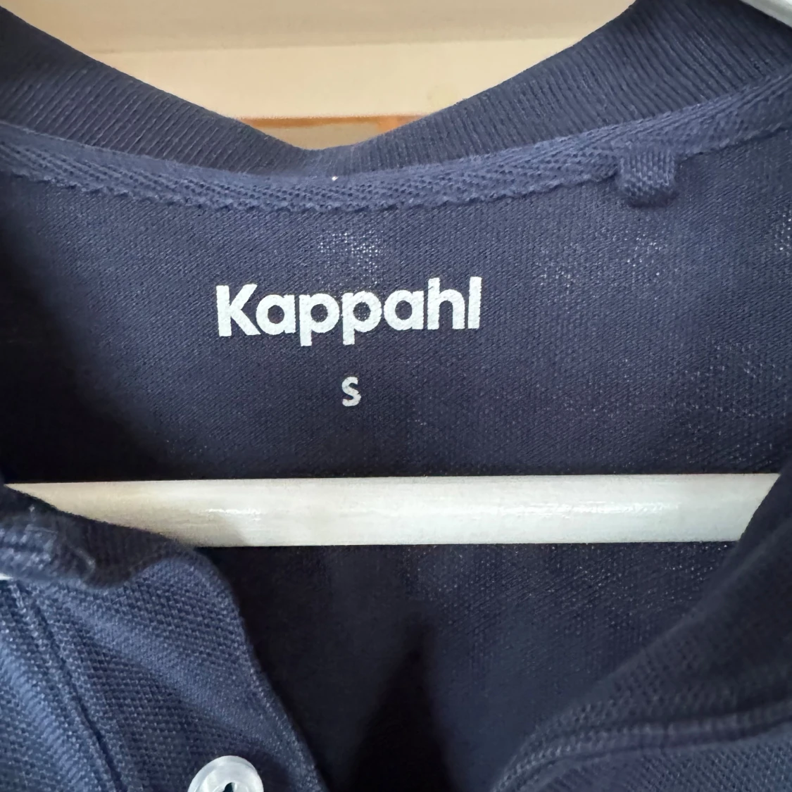 Marinblå pikétröja från Kappahl - 2