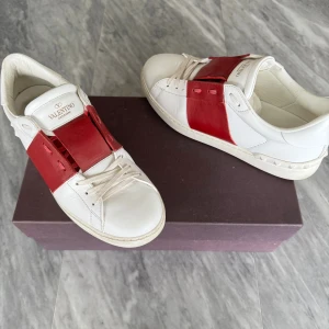 Valentino skor - Valentino Open skor - Använda fåtal gånger - Tillbehör: Valentino dustbag - Nypris: 6000kr - TrendWardrobe