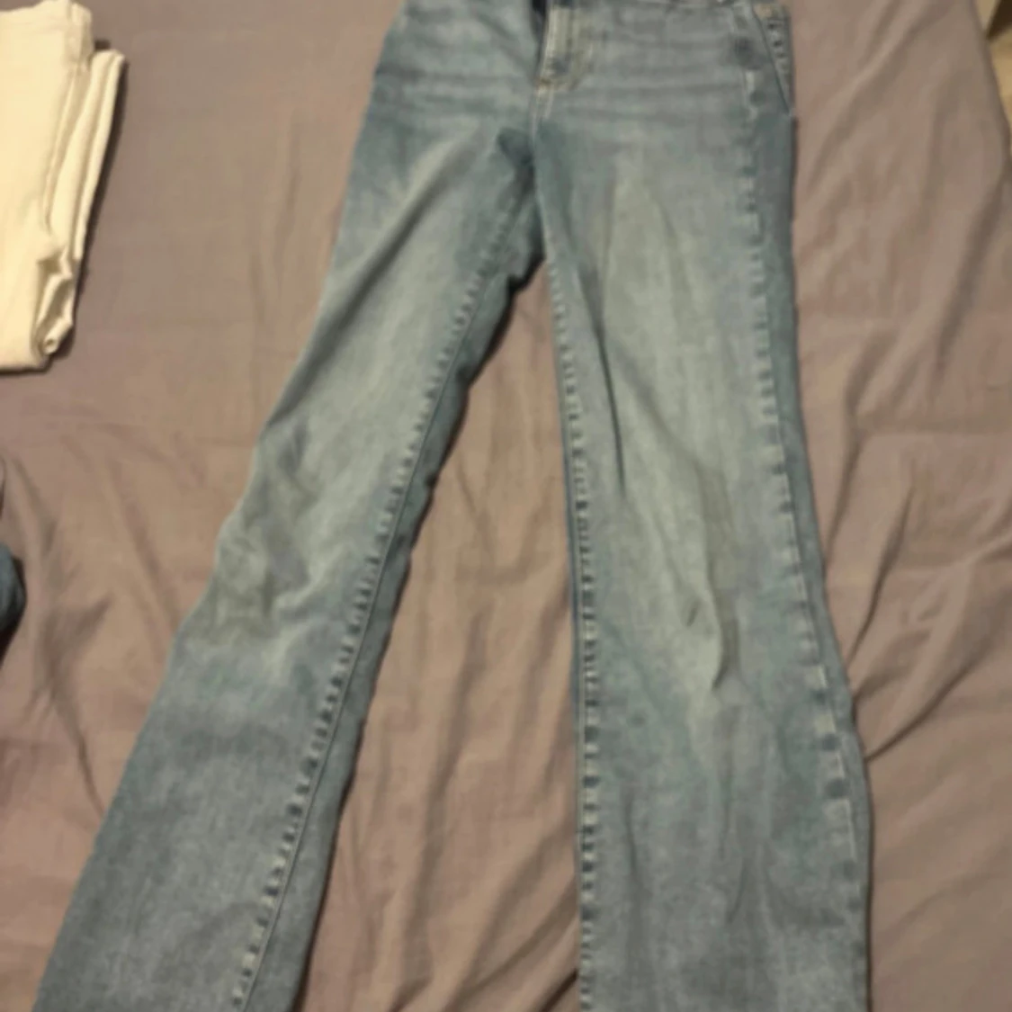 Ljusblå raka jeans med dragkedja - 1