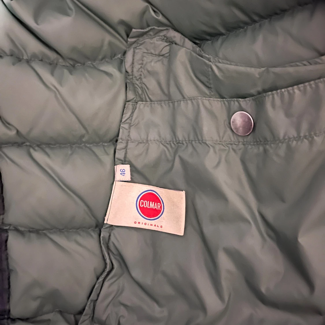 Mörkblå dunjacka från Colmar - 3