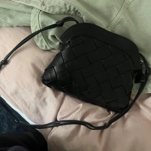 Carin wester väska - Säljer denna väskan från carin wester. Inga tecken på användning så den är som ny🥰