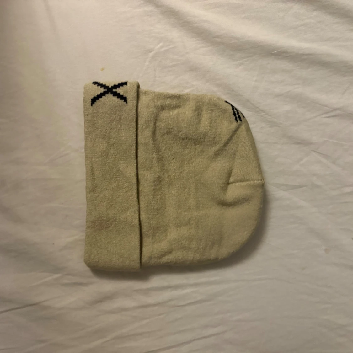 Beige Arc'teryx mössa med logga - 1