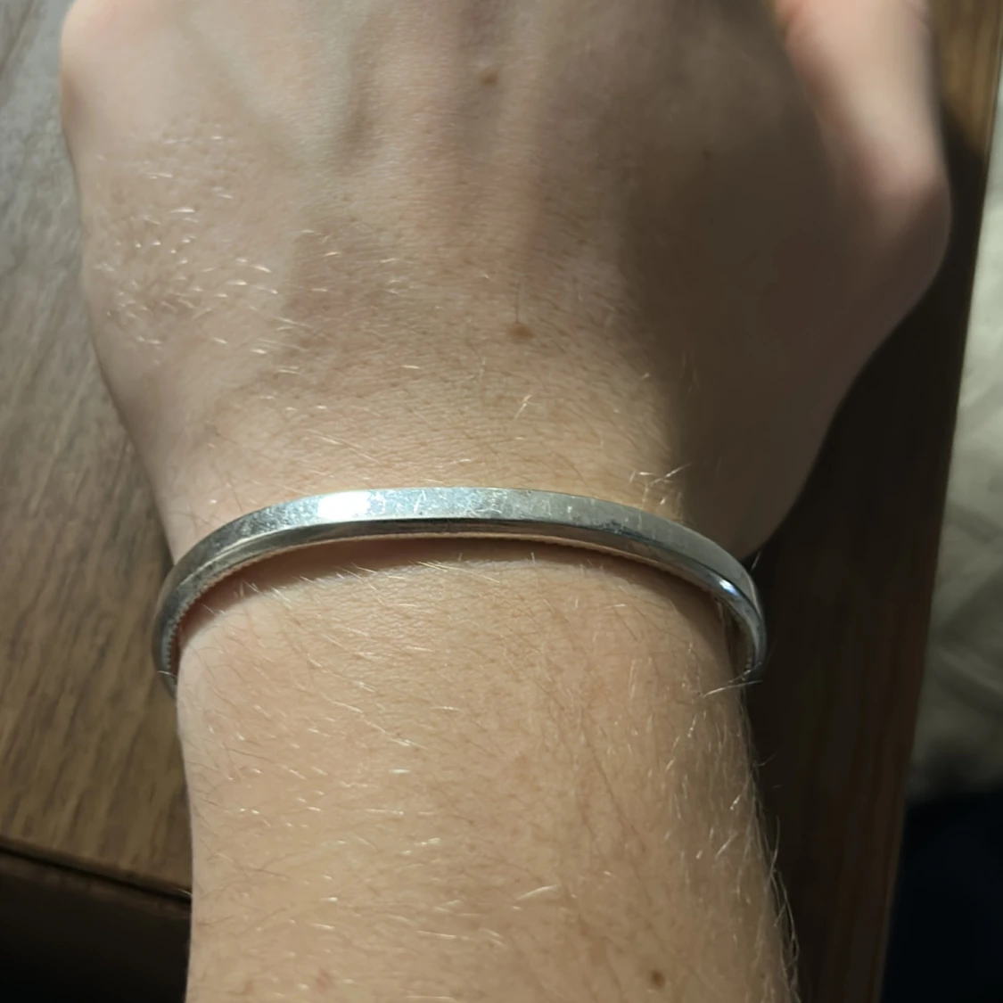 Silverfärgat armband från Skultuna - 2