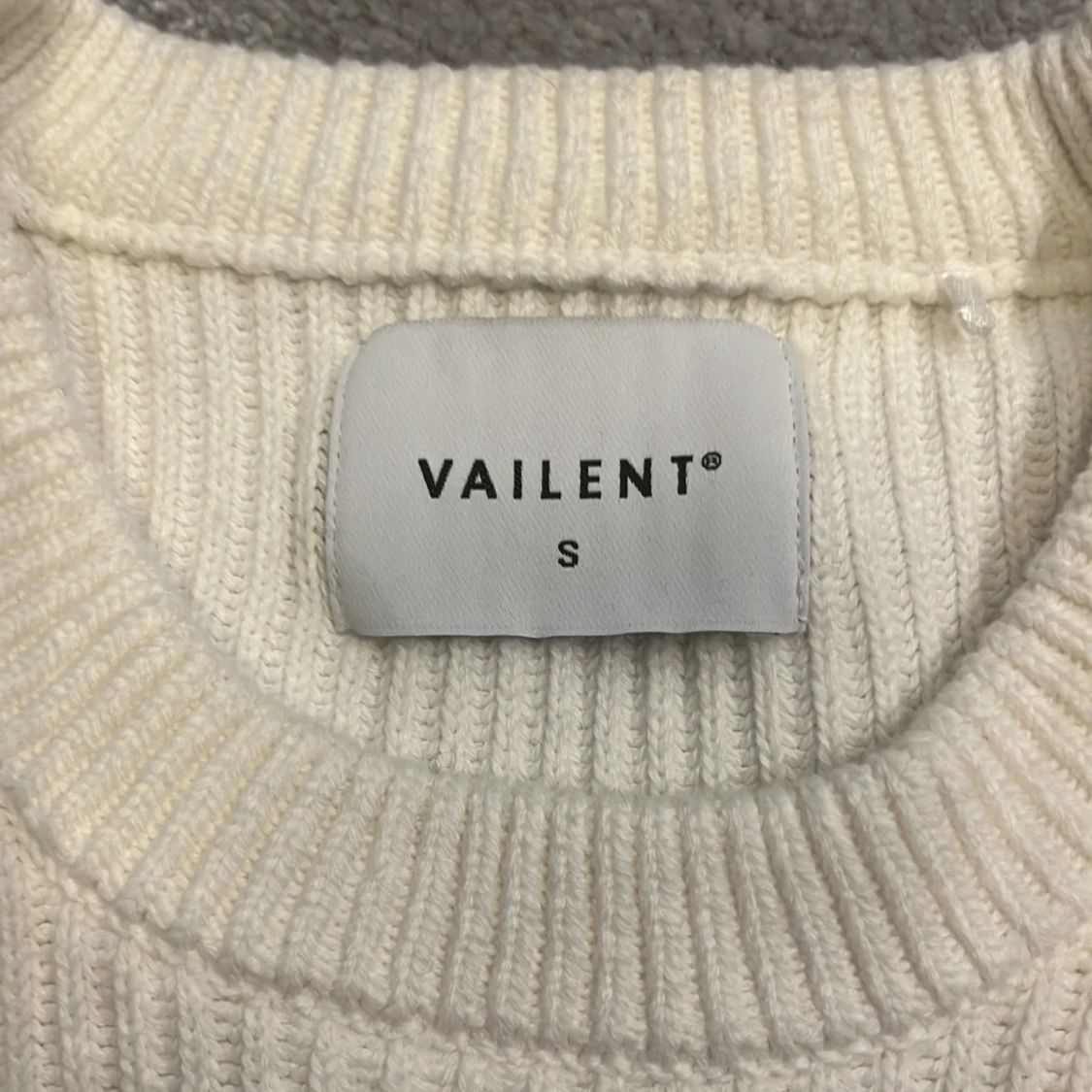 Vit tröja från Vailent  - 1