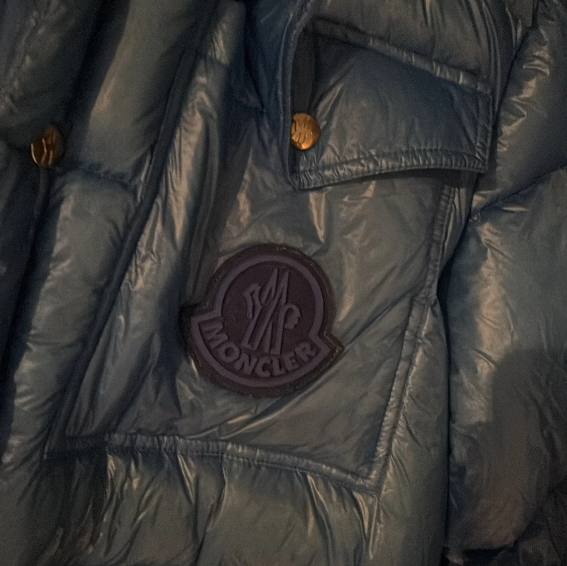 Blå Moncler dunjacka med logga - 2