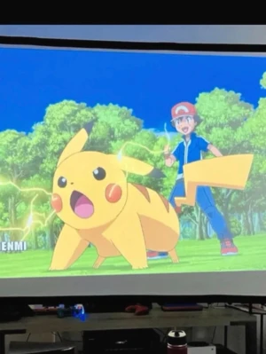 Samsung The Freestyle Projektor - Samsung The Freestyle är en kompakt och portabel projektor med modern design. Perfekt för filmkvällar hemma, enkel att använda och ger skarp bild. Fungerar utmärkt, inga synliga defekter eller slitage. Levereras med strömkabel.