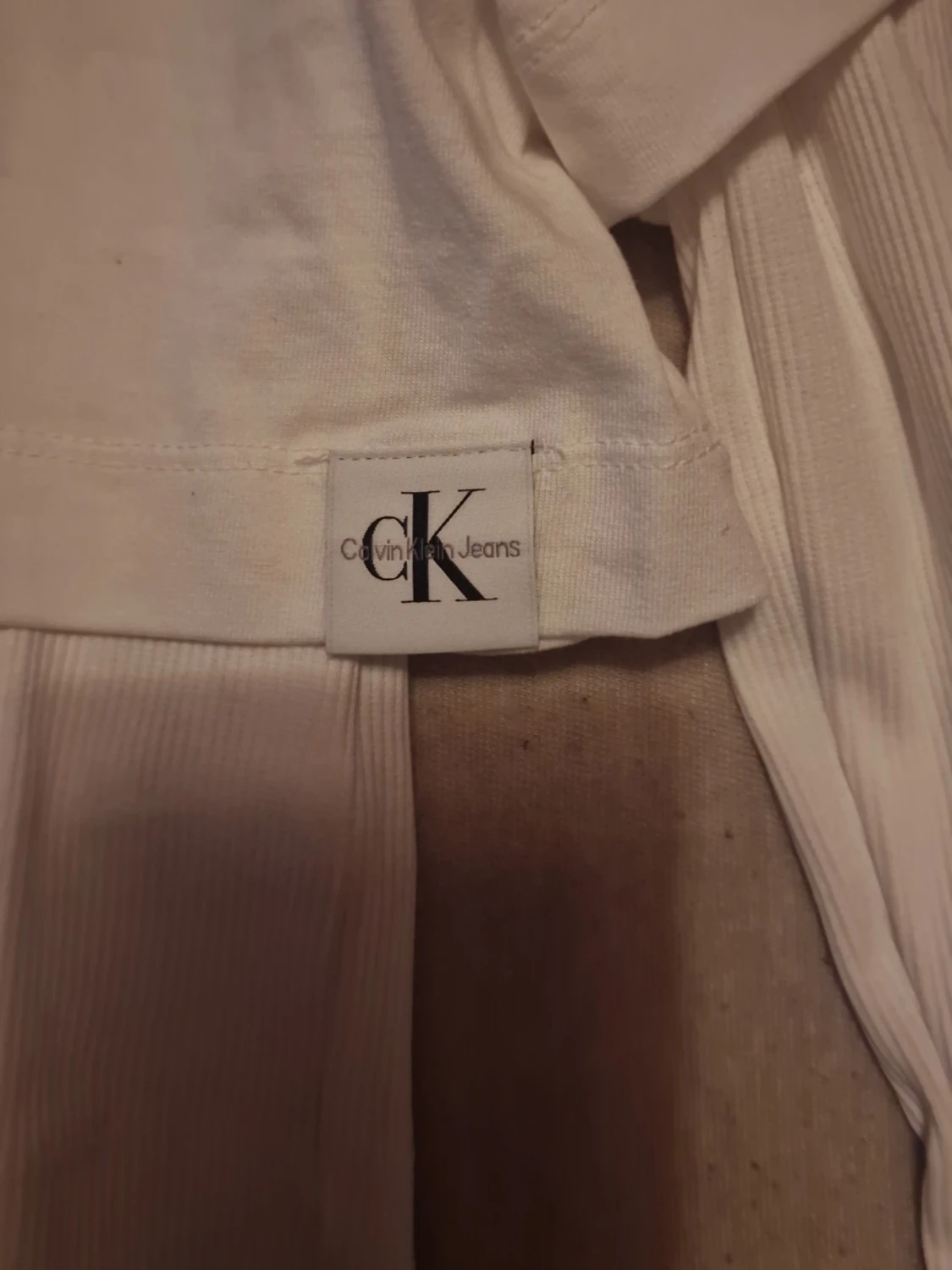 Vit croppad topp från Calvin Klein Jeans - 1