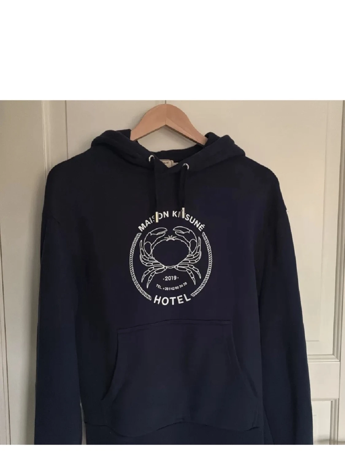 maison kitsune hoodie