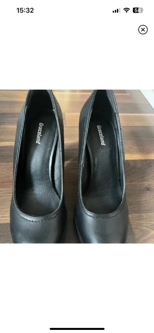 Skor - Superfina klackar. Använd en gång 