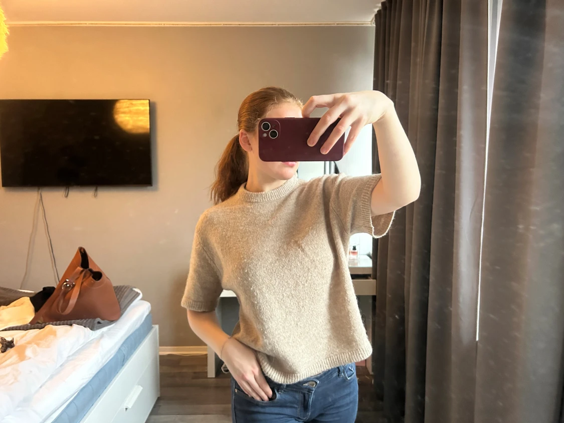 Beige stickad kortärmad topp - 1