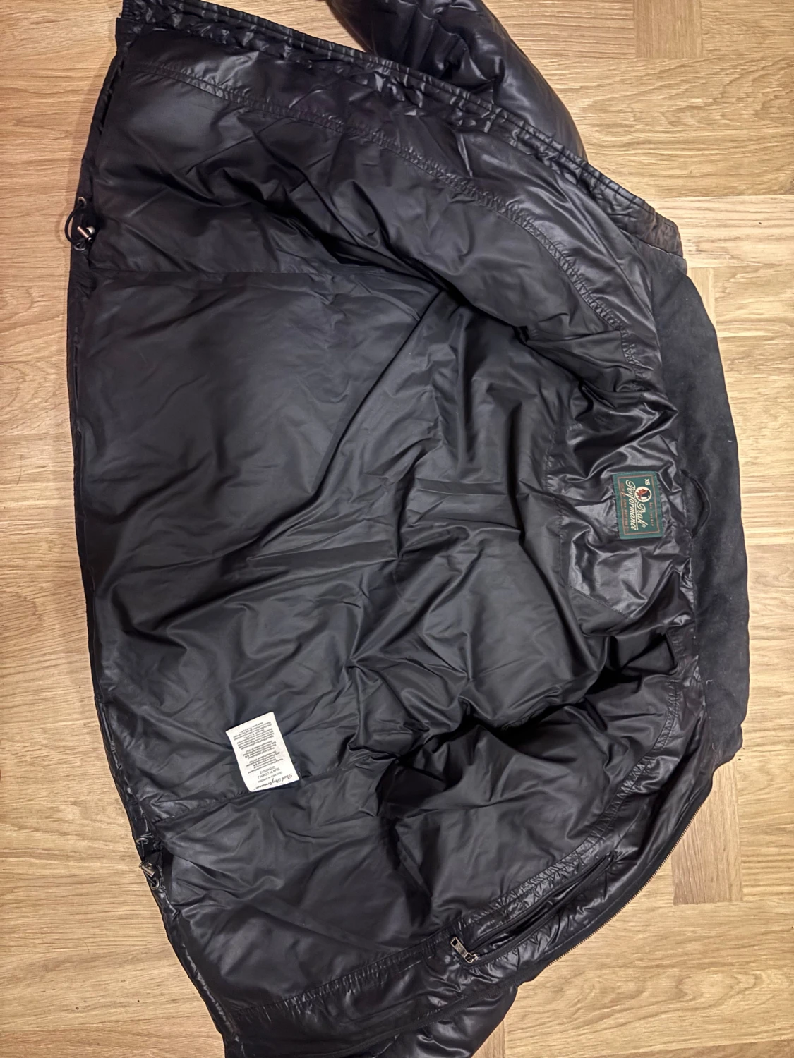 Svart pufferjacka från Peak Performance XS - 3